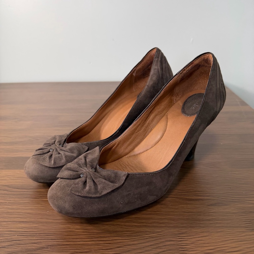 Clarks Artisan‎ Women's Society Ball Bow Heels Suede Brown Size 10W